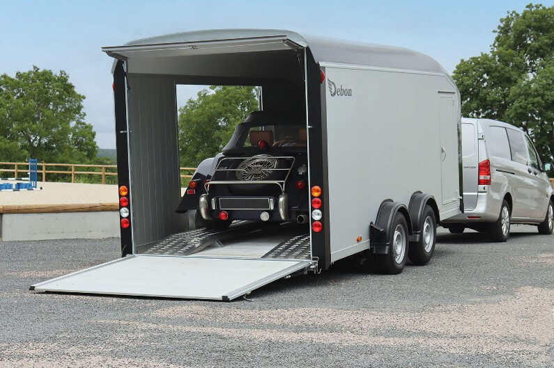Debon Roadster C 900 skaphenger med veteranbil