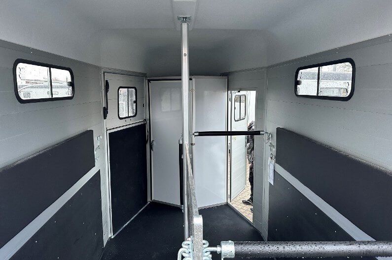 Cheval Liberte XL innsiden av hestehengeren