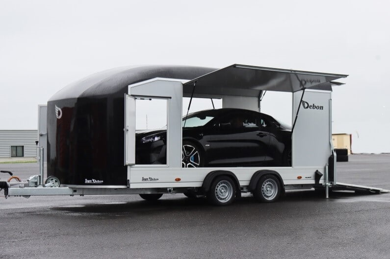 Debon Roadster 1000 er en skaphenger og lukket biltransporter