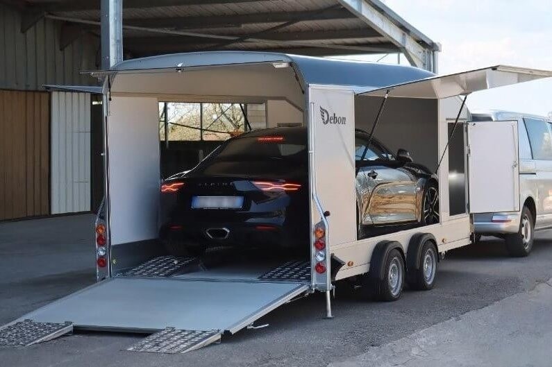 Debon Roadster 1000 lukket biltransporter og stor skaphenger