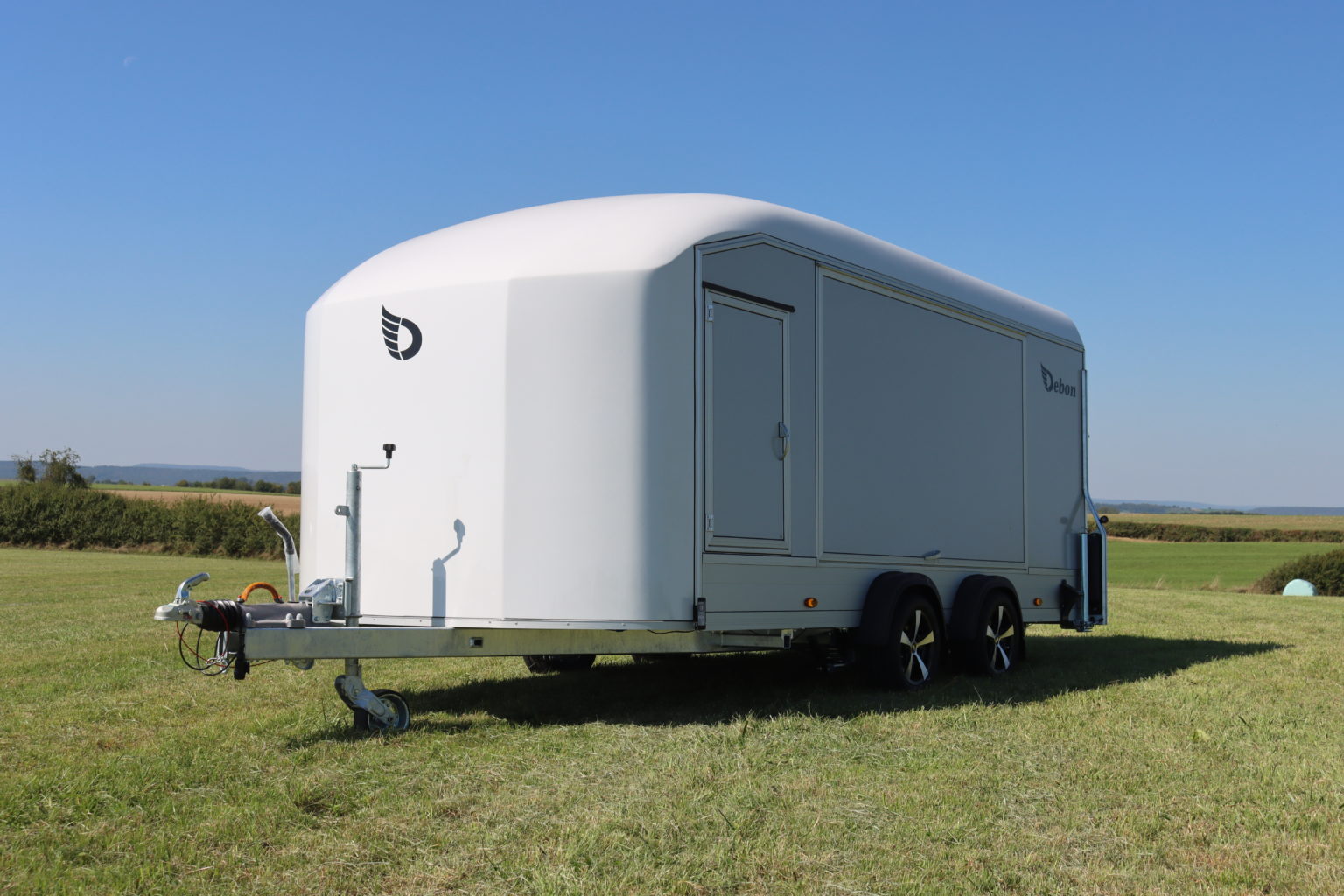 Debon Roadster 1000 skaphenger og biltransporter