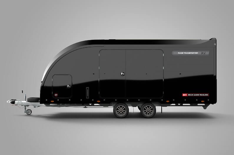 Brian James Race Transporter er en ukket biltransporter