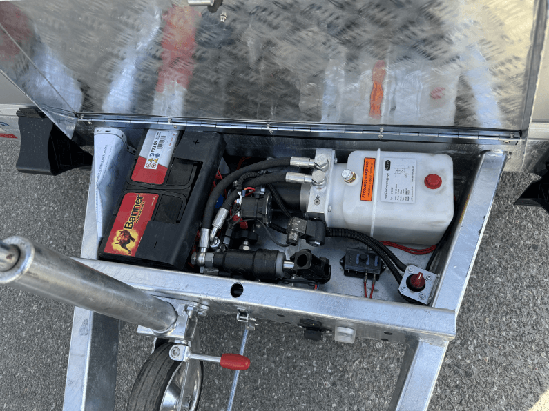 Wiks Husky Box detalje på lukket senkehenger