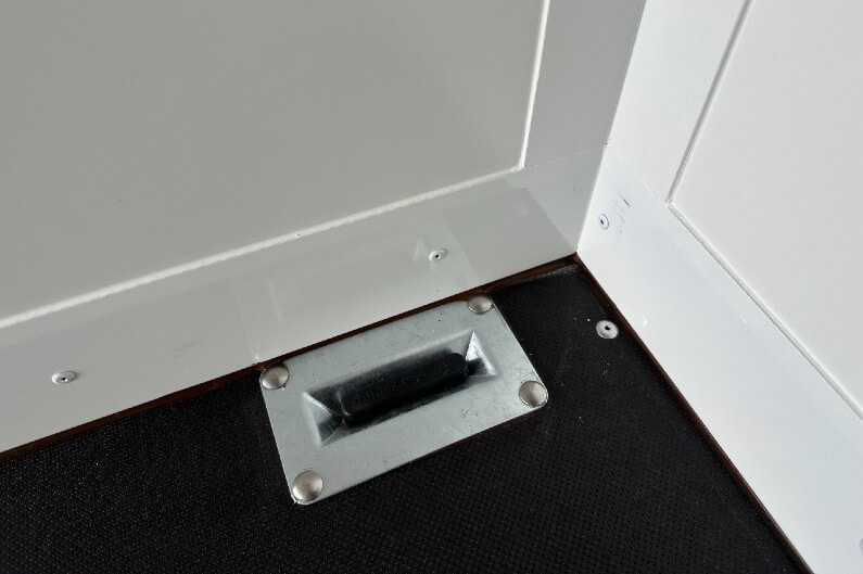 Detalje Wiks Box Trailer skaphenger hos Tilhengernor AS