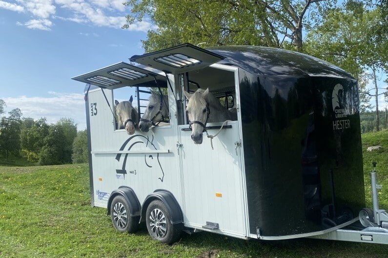 Cheval Liberté MAXI 3 er hestehenger med tre hester