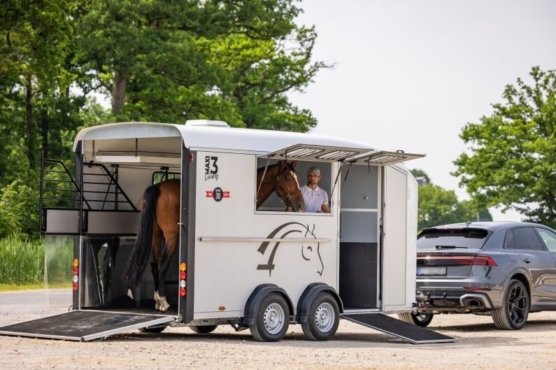 Cheval Liberté MAXI 3 Living er en hestehenger med bo-del